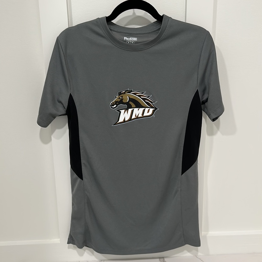 Western Michigan University WMU short sleeve shirt. Jersey material